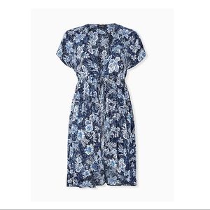 Torrid Navy Floral Crinkled Gauze Hi-Lo Ka…